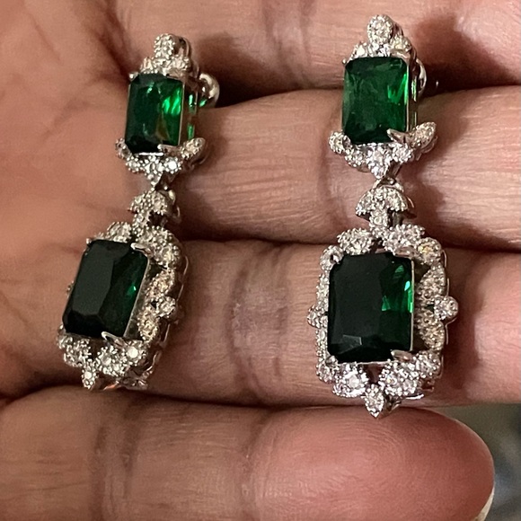 Jane Chic Designs Luxurious Sterling Silver Drop Earrings - Picture 5 of 6